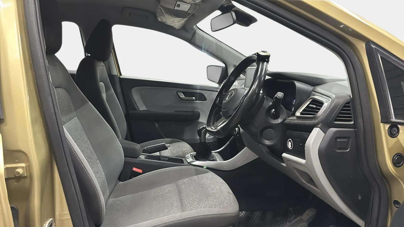 2020 Tata ALTROZ XZ PETROL, Petrol, Manual, 52,954 km, Right Side Front Door Cabin