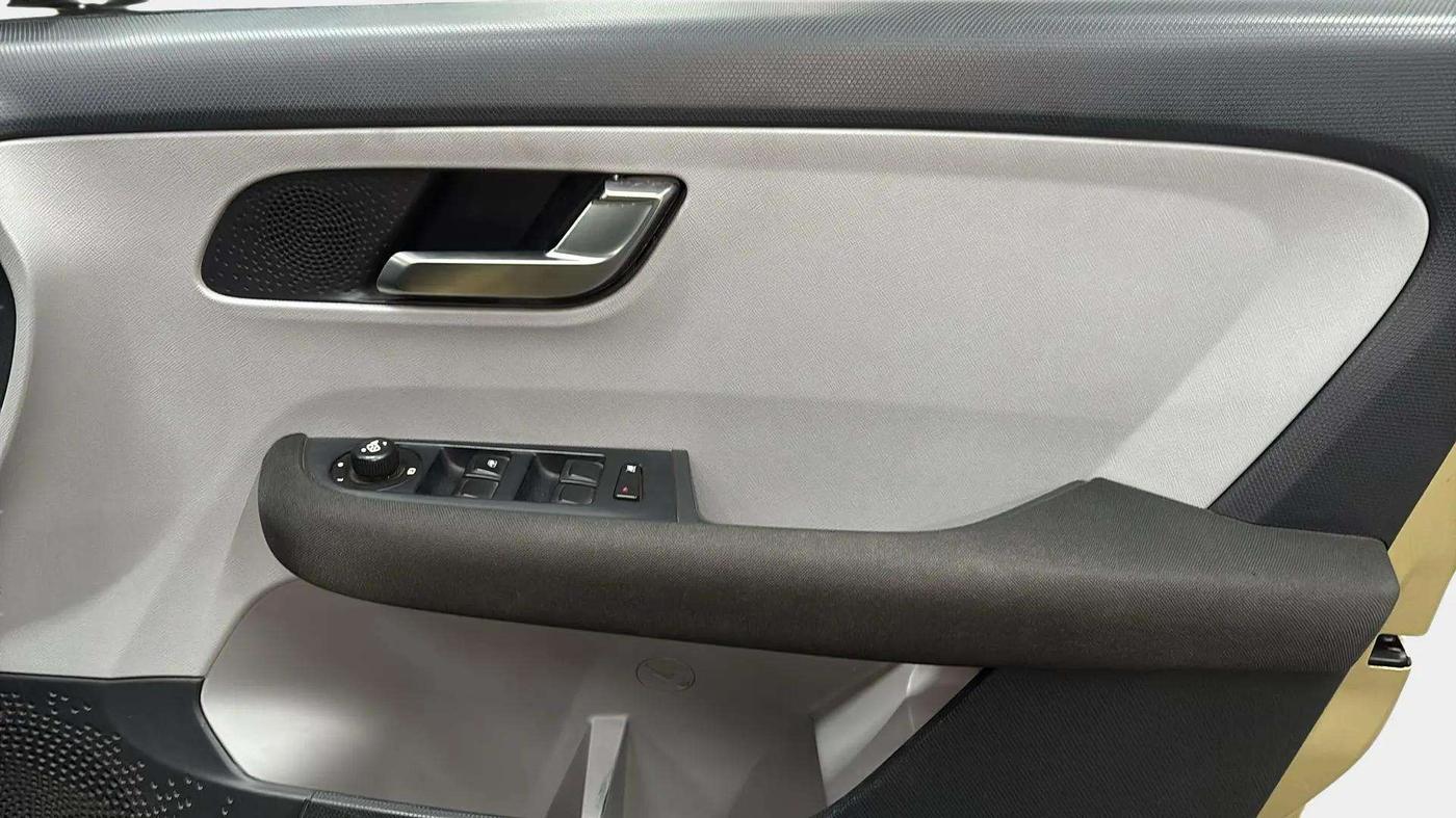 2020 Tata ALTROZ XZ PETROL, Petrol, Manual, 52,954 km, Driver Side Door Panels Control