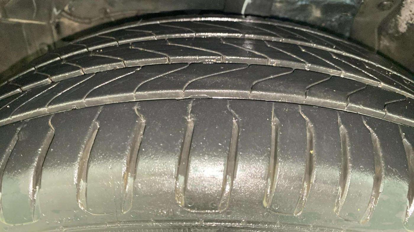2018 Maruti S Cross ALPHA 1.3, Diesel, Manual, 58,674 km, Left Front Tyre Tread