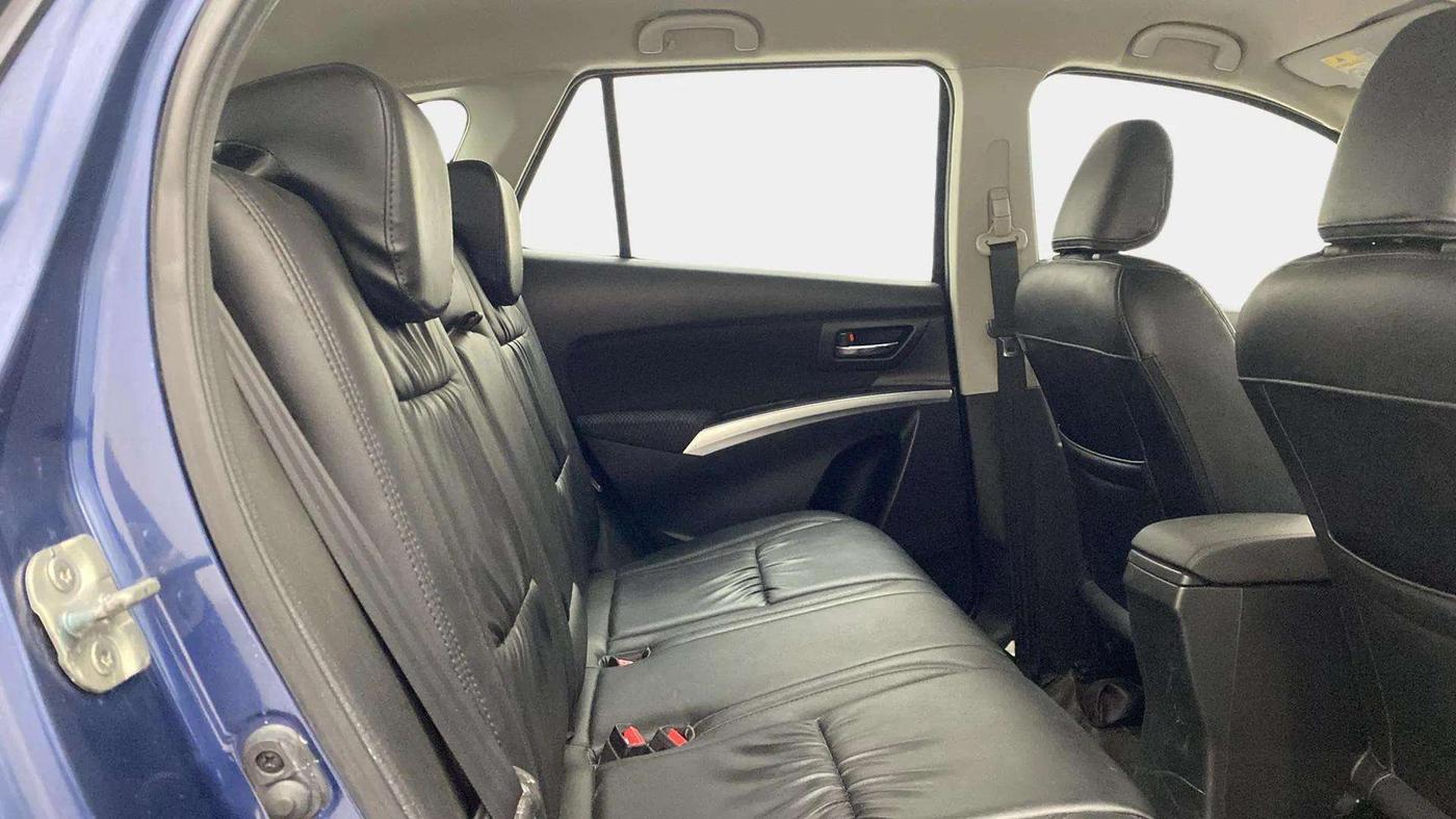 2018 Maruti S Cross ALPHA 1.3, Diesel, Manual, 58,674 km, Right Side Rear Door Cabin