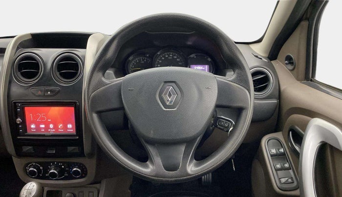 2018 Renault Duster RXE PETROL, Petrol, Manual, 54,118 km, Steering Wheel Close Up