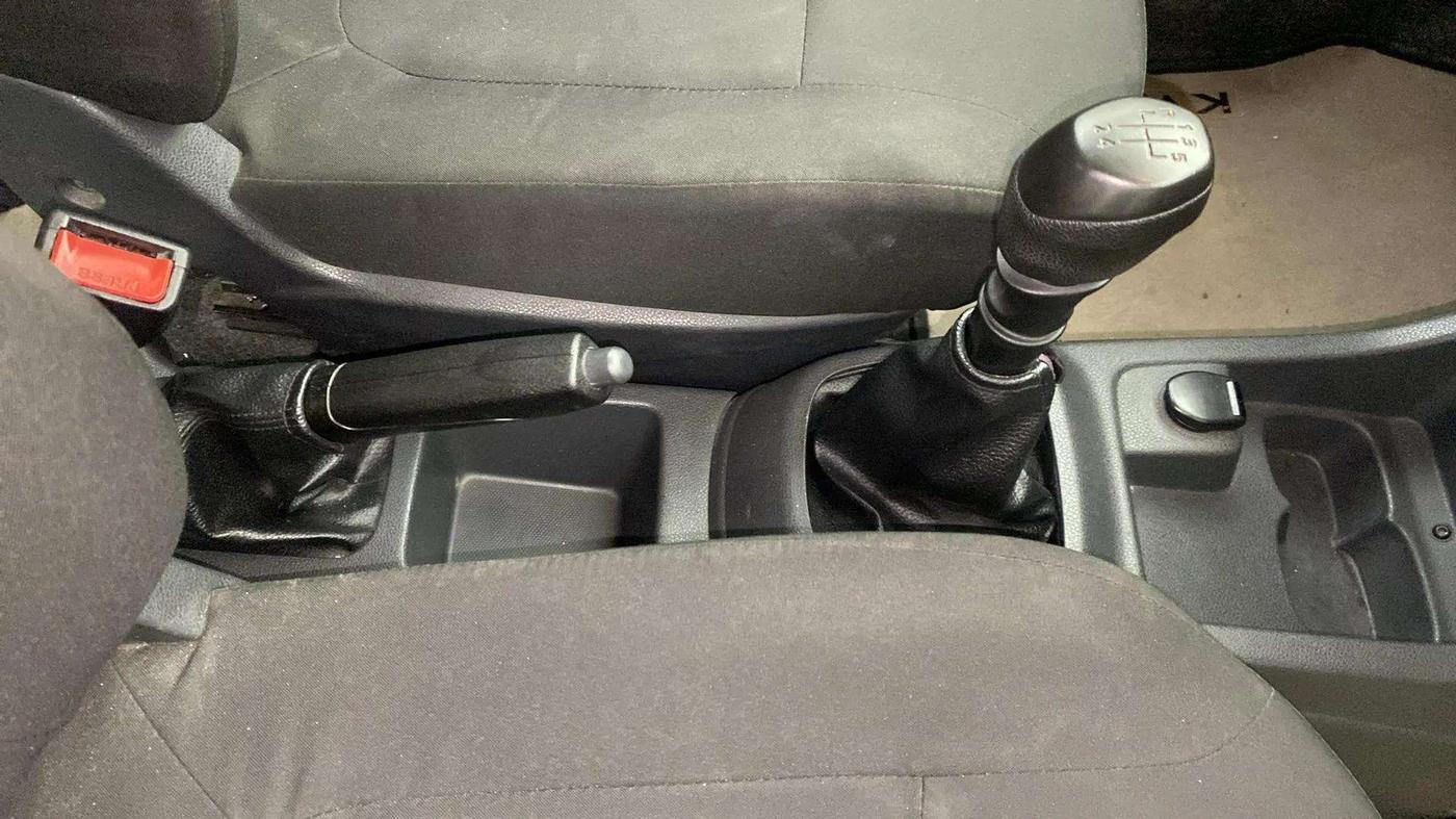 2016 Renault Kwid RXL, Petrol, Manual, 39,360 km, Gear Lever