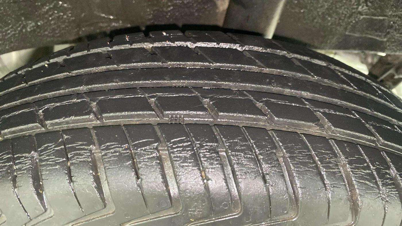 2016 Renault Kwid RXL, Petrol, Manual, 39,360 km, Left Rear Tyre Tread