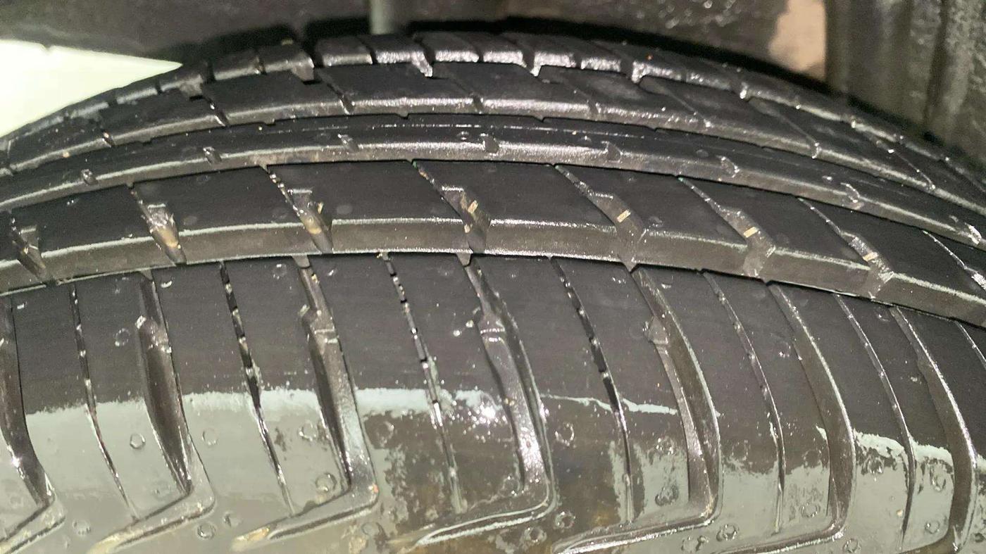 2016 Renault Kwid RXL, Petrol, Manual, 39,360 km, Right Rear Tyre Tread
