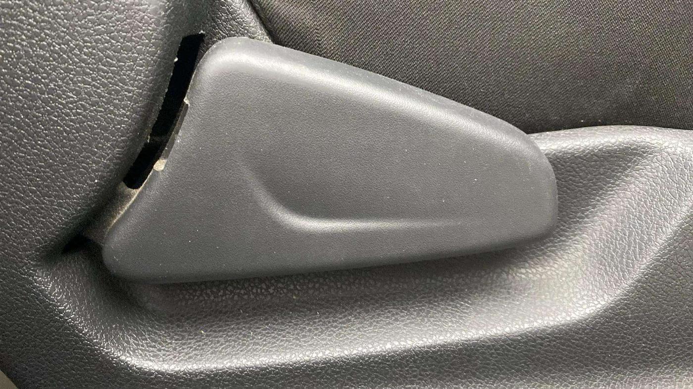 2016 Renault Kwid RXL, Petrol, Manual, 39,360 km, Driver Side Adjustment Panel