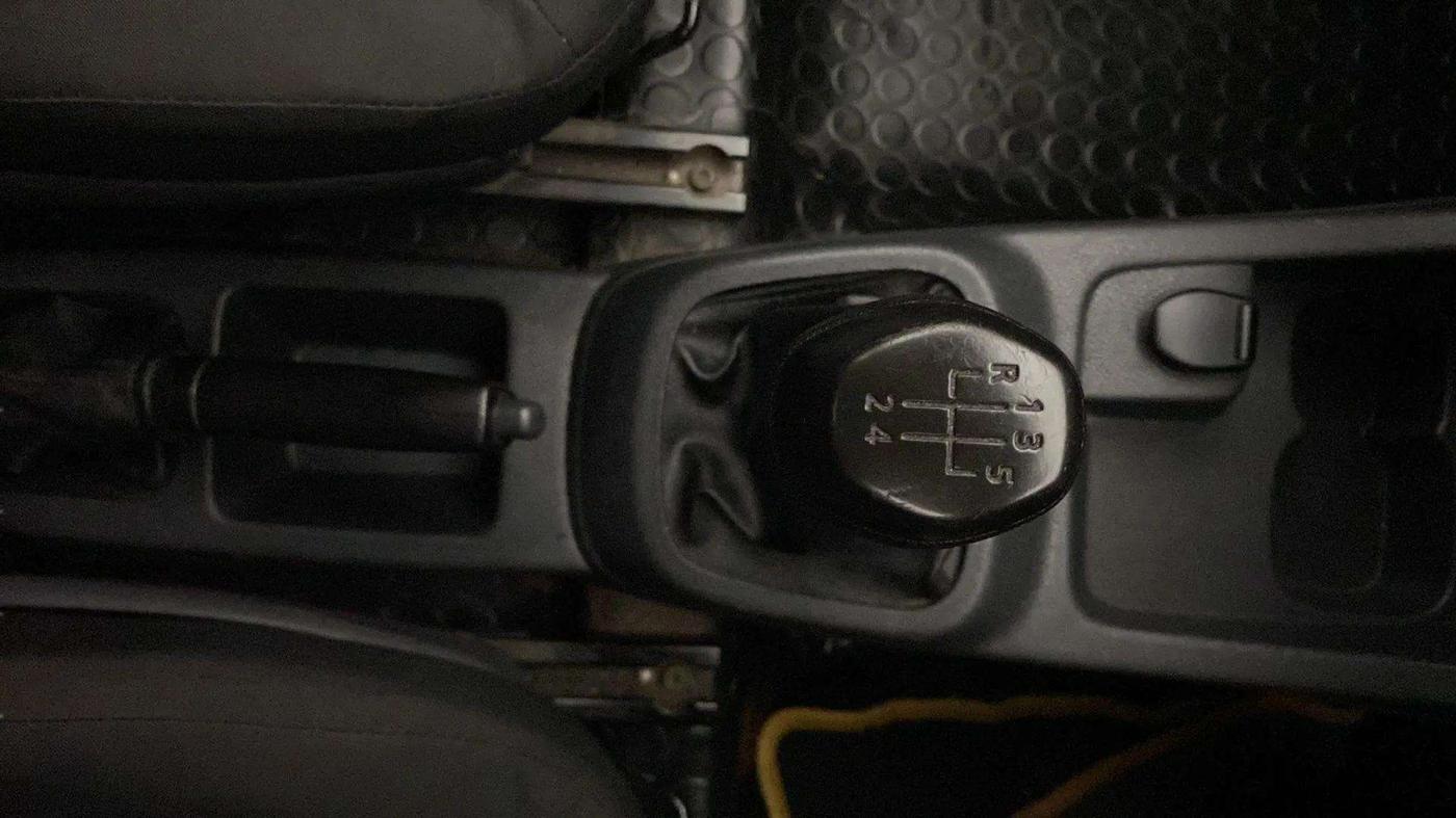2016 Renault Kwid RXL, Petrol, Manual, 73,142 km, Gear Lever
