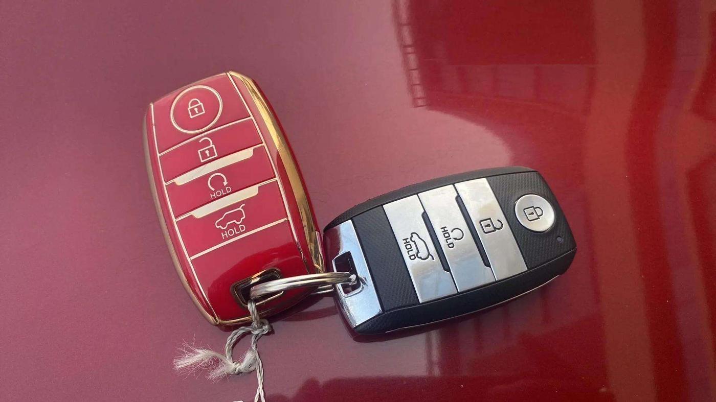 2021 KIA SONET GTX PLUS 1.0 IMT, Petrol, Manual, 27,426 km, Key Close Up
