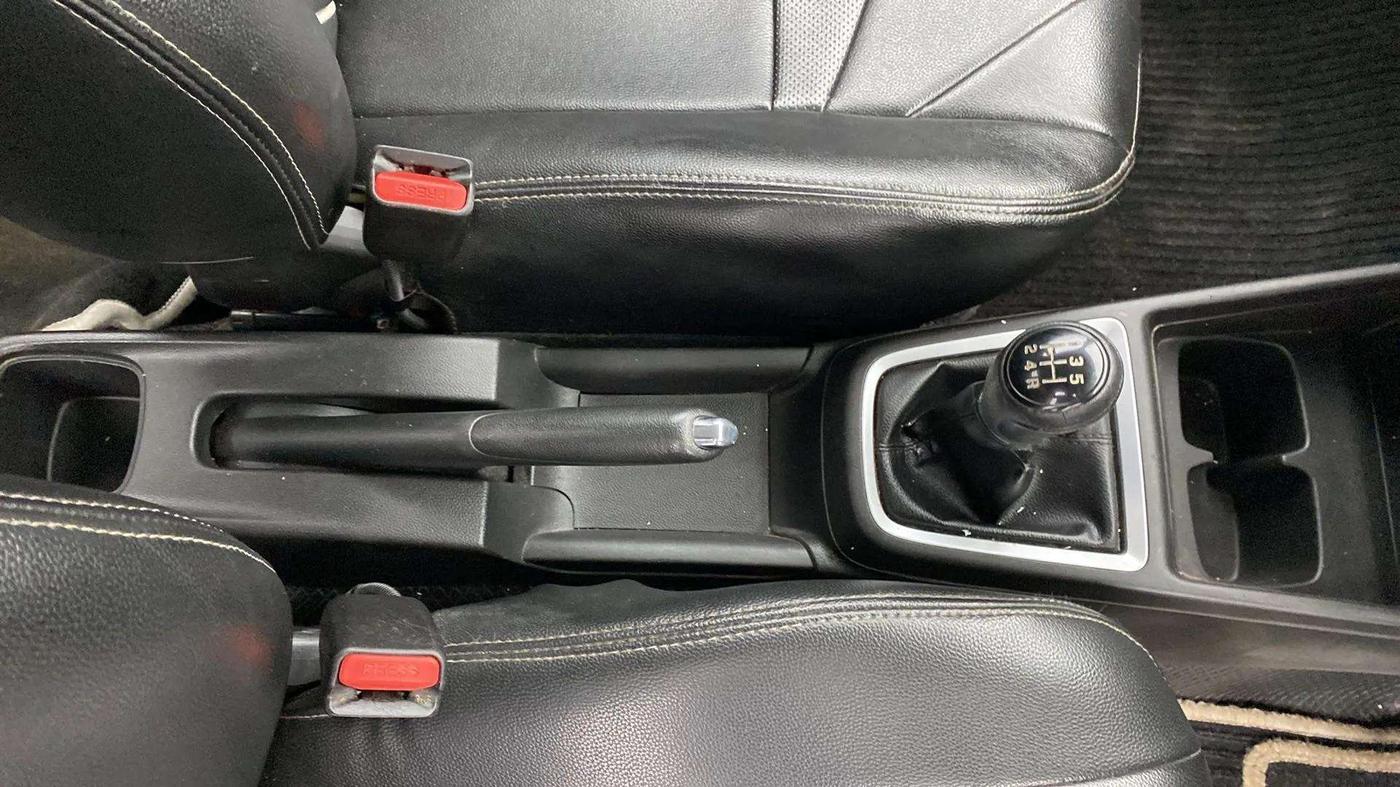 2019 Maruti Swift VXI, Petrol, Manual, 56,381 km, Gear Lever