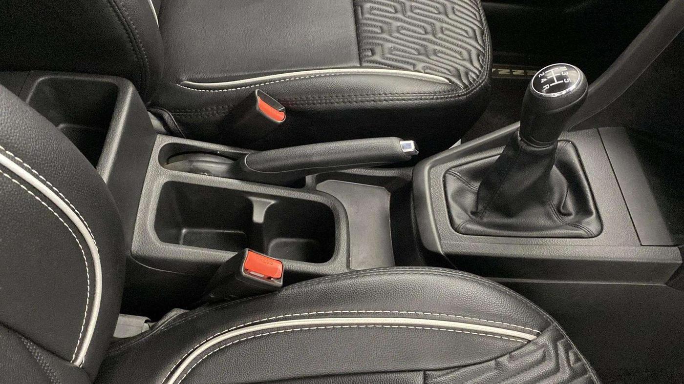 2023 Maruti BREZZA LXI SMART HYBRID, Petrol, Manual, 6,996 km, Gear Lever