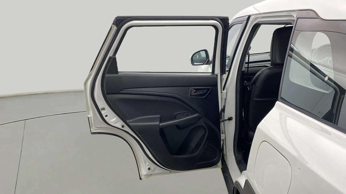 2023 Maruti BREZZA LXI SMART HYBRID, Petrol, Manual, 6,996 km, LHS Rear Door