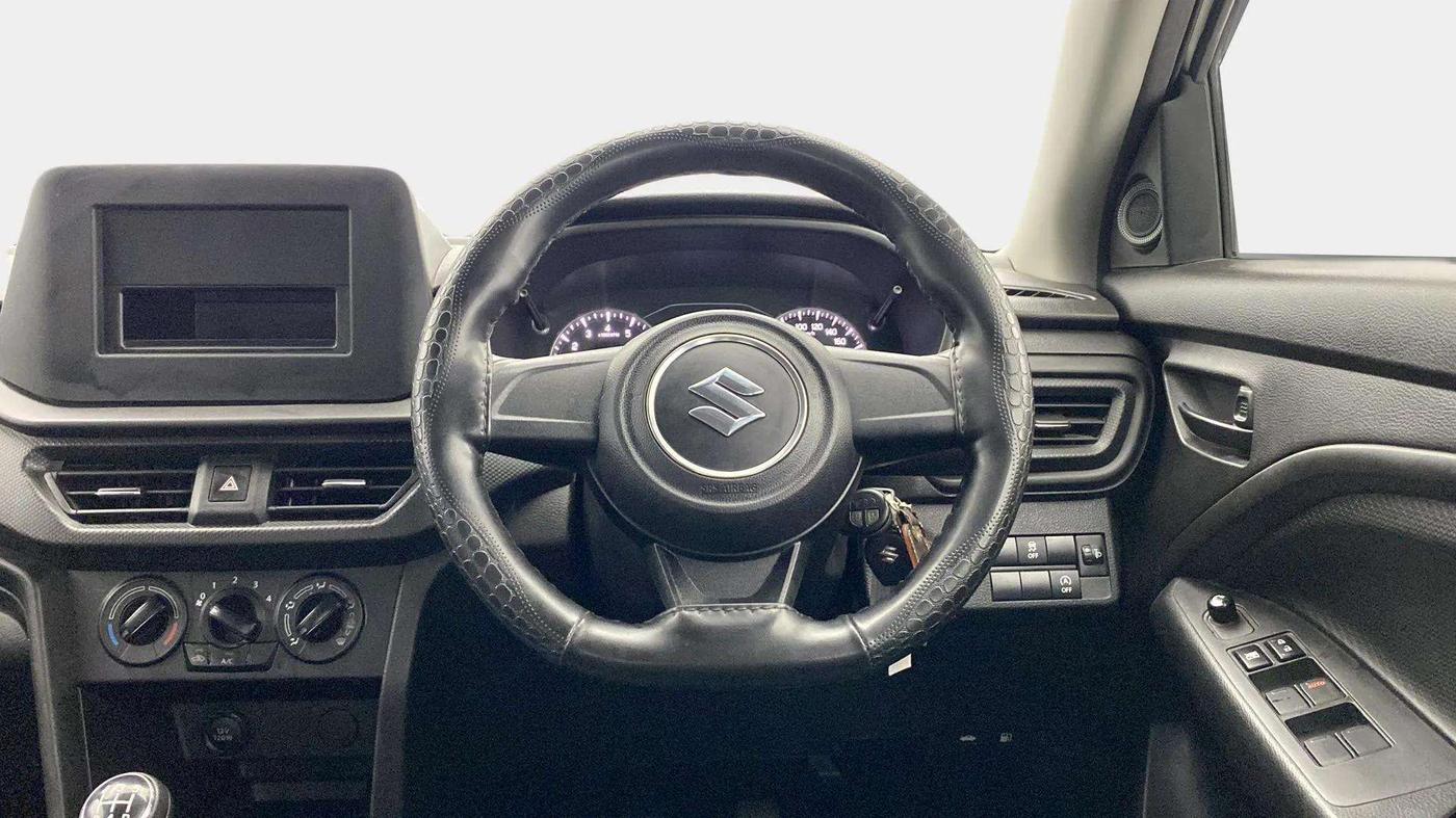 2023 Maruti BREZZA LXI SMART HYBRID, Petrol, Manual, 6,996 km, Steering Wheel Close Up