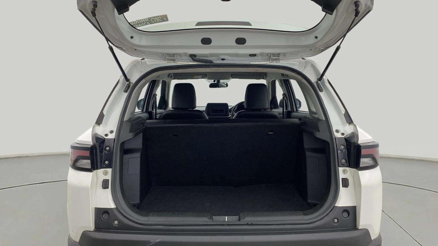 2023 Maruti BREZZA LXI SMART HYBRID, Petrol, Manual, 6,996 km, Boot Inside