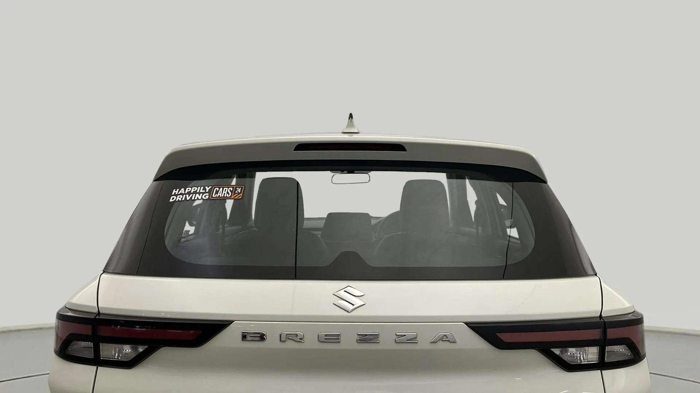 2023 Maruti BREZZA LXI SMART HYBRID, Petrol, Manual, 6,996 km, Rear Windshield