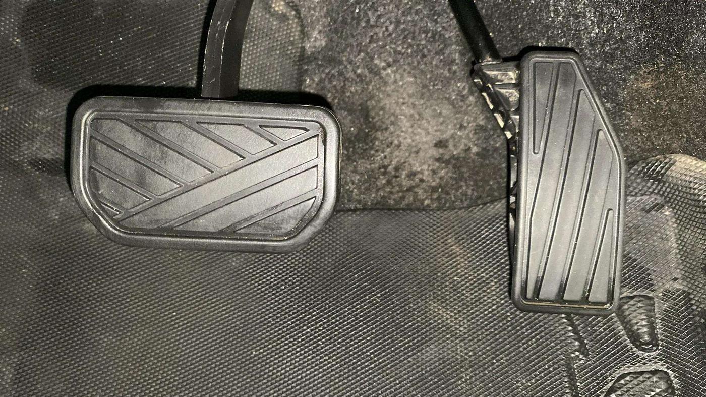 2023 Maruti FRONX DELTA PLUS 1.2L AGS, Petrol, Automatic, 9,901 km, Pedals