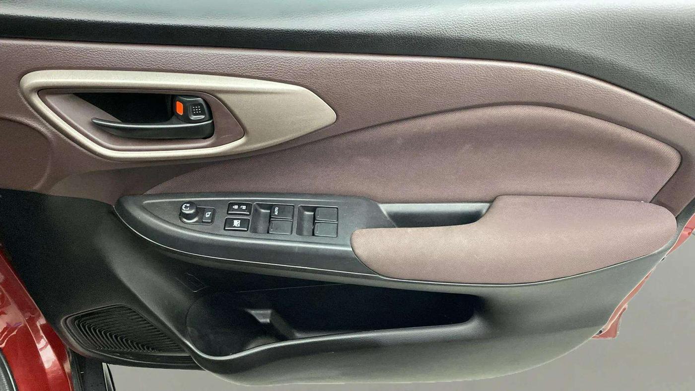 2023 Maruti FRONX DELTA PLUS 1.2L AGS, Petrol, Automatic, 9,901 km, Driver Side Door Panels Control