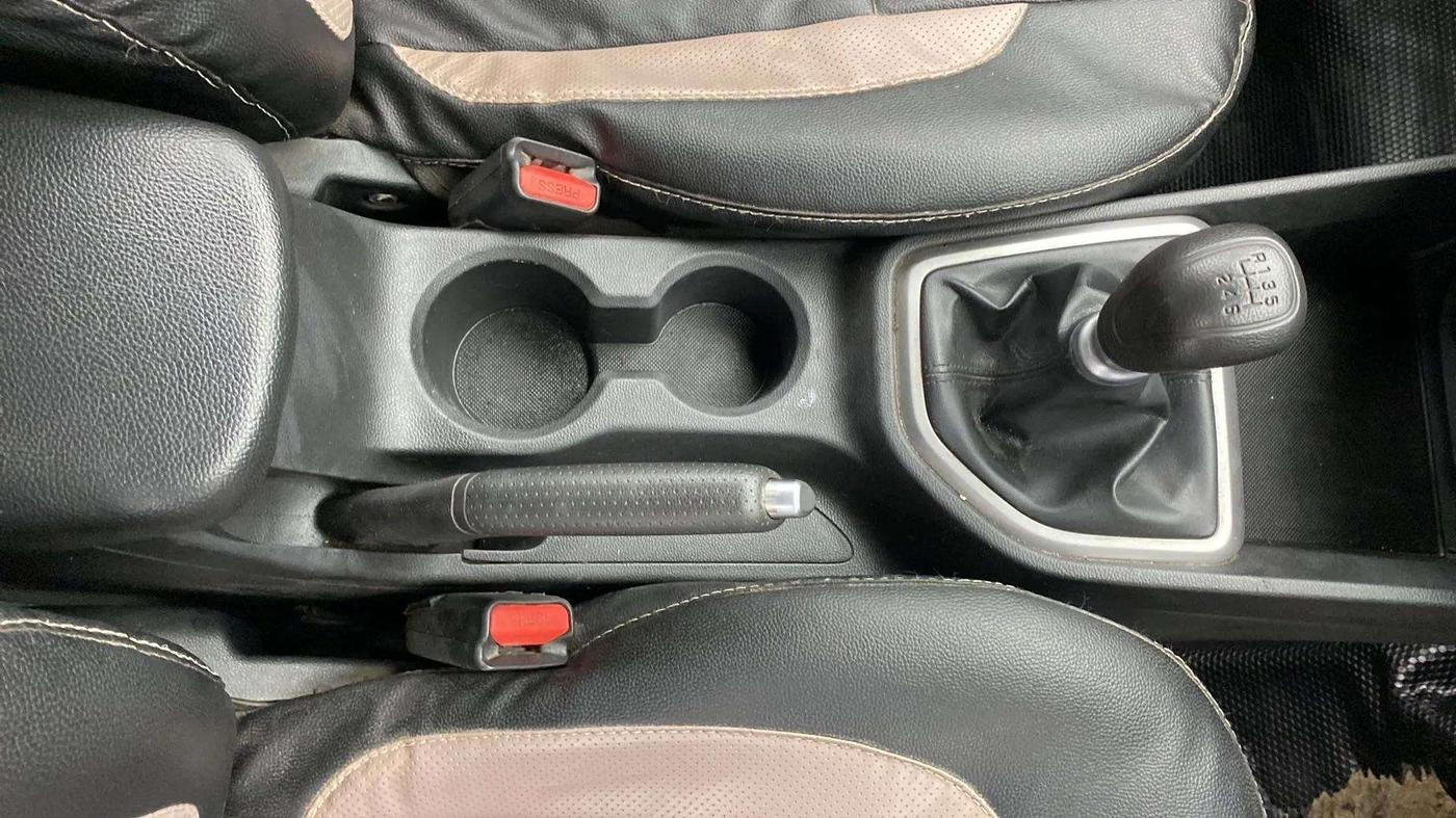 2017 Hyundai Creta E PLUS 1.6 PETROL, Petrol, Manual, 85,489 km, Gear Lever
