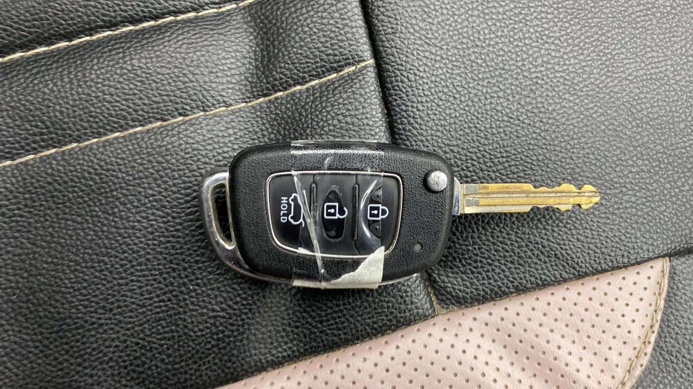 2017 Hyundai Creta E PLUS 1.6 PETROL, Petrol, Manual, 85,489 km, Key Close Up