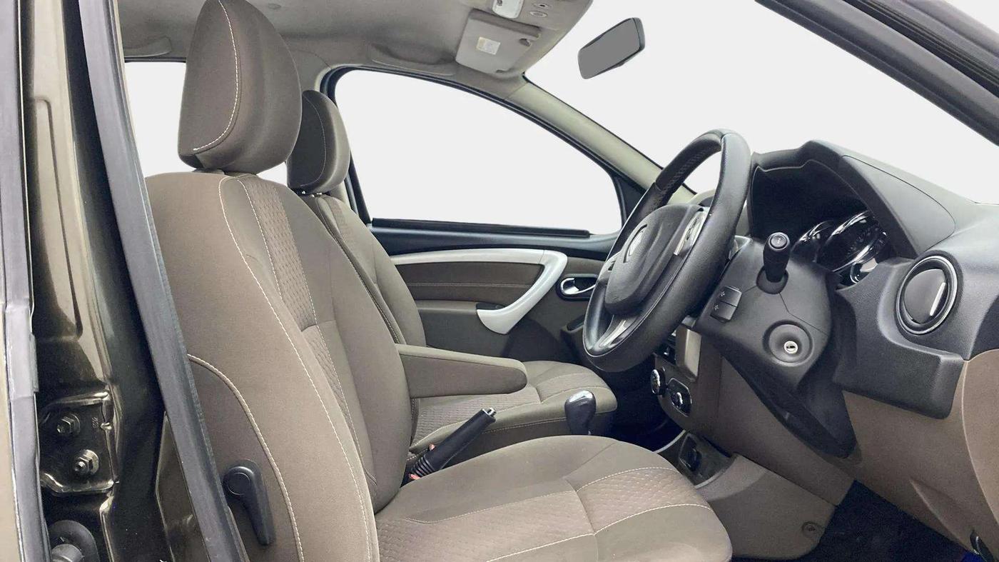 2018 Renault Duster 110 PS RXZ 4X2 AMT DIESEL, Diesel, Automatic, 35,984 km, Right Side Front Door Cabin