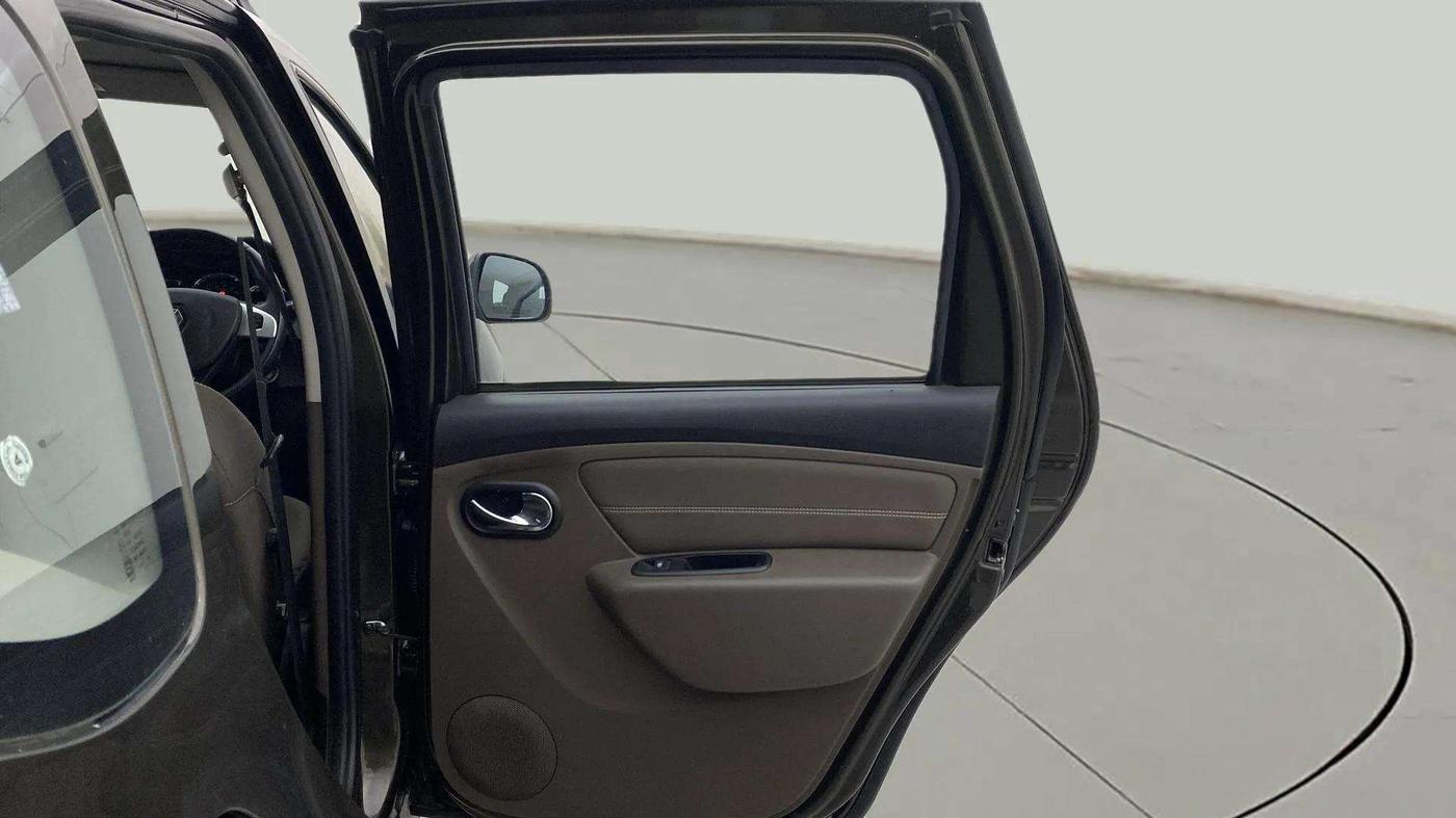 2018 Renault Duster 110 PS RXZ 4X2 AMT DIESEL, Diesel, Automatic, 35,984 km, RHS Rear Door