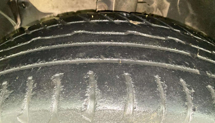 2018 Renault Duster 110 PS RXZ 4X2 AMT DIESEL, Diesel, Automatic, 35,734 km, Left Front Tyre Tread