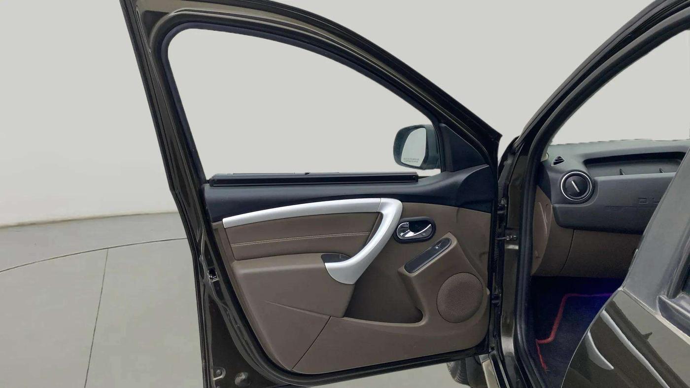 2018 Renault Duster 110 PS RXZ 4X2 AMT DIESEL, Diesel, Automatic, 35,984 km, LHS Front Door