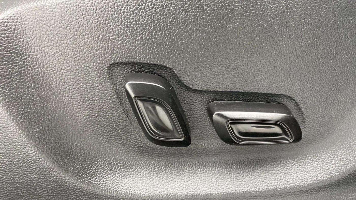 2023 MG ASTOR SHARP 1.5 CVT, Petrol, Automatic, 20,788 km, Driver Side Adjustment Panel