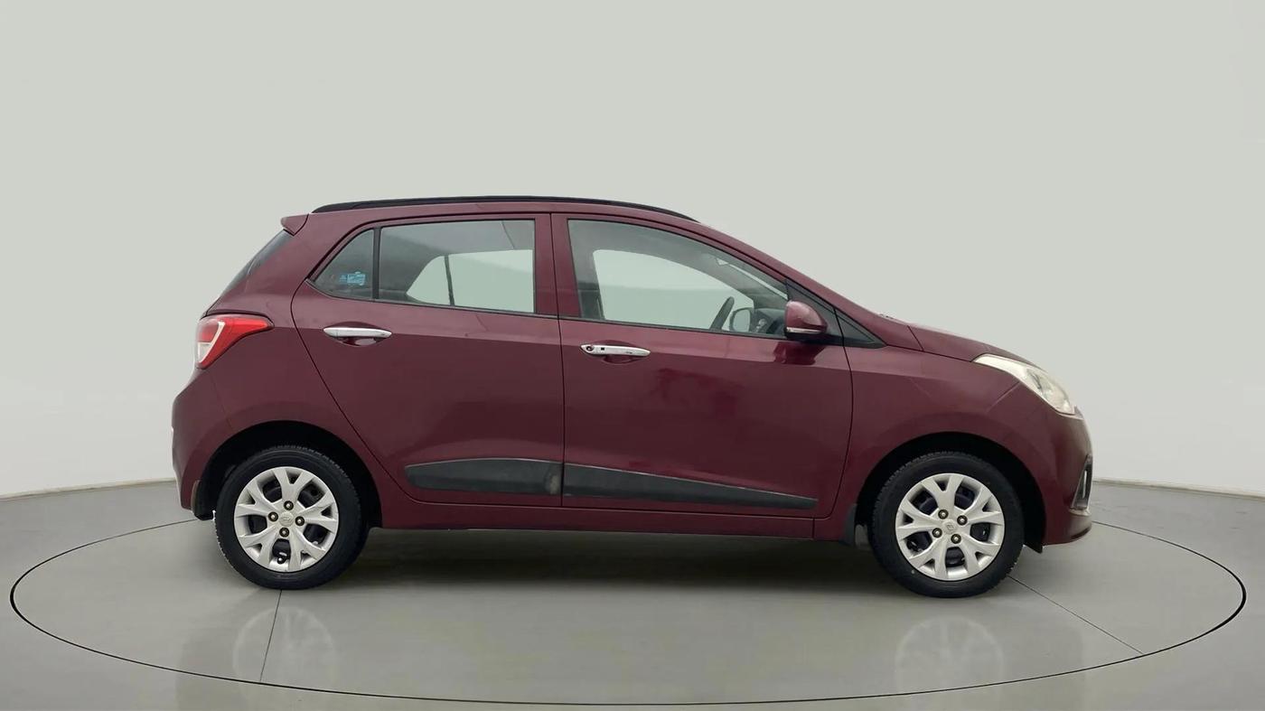 2014 Hyundai Grand i10 SPORTZ 1.2 KAPPA VTVT, Petrol, Manual, 8,833 km, Right Side View