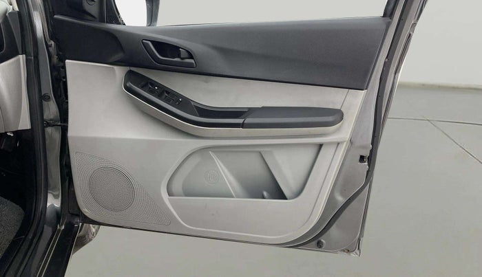 2022 Tata Tiago XT CNG, CNG, Manual, 63,891 km, Driver Side Door Panels Control