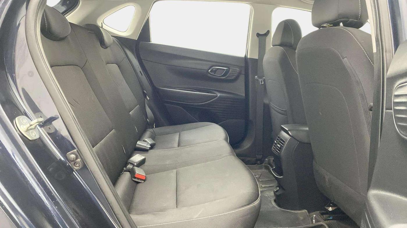 2023 Hyundai NEW I20 SPORTZ 1.2 MT, Petrol, Manual, 31,246 km, Right Side Rear Door Cabin