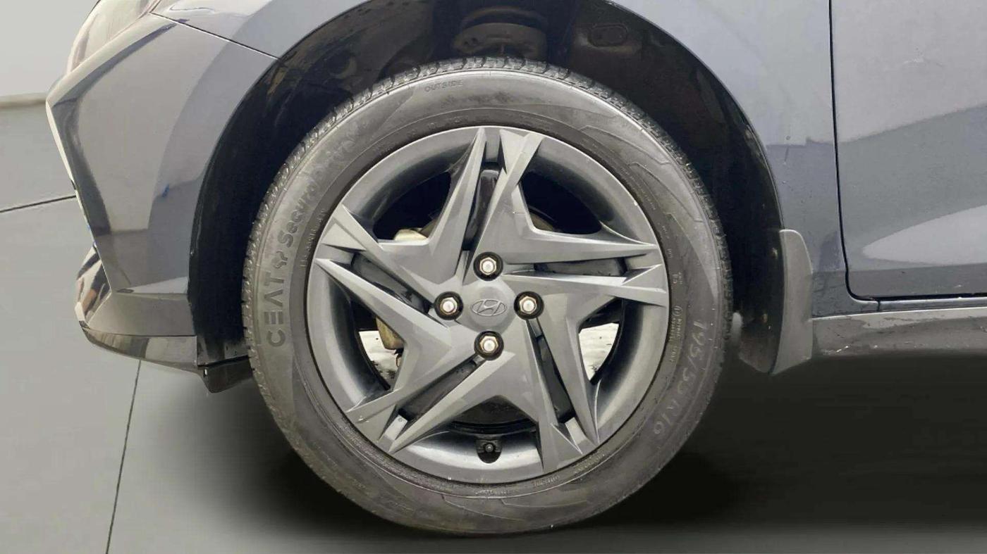 2023 Hyundai NEW I20 SPORTZ 1.2 MT, Petrol, Manual, 31,246 km, Left Front Wheel