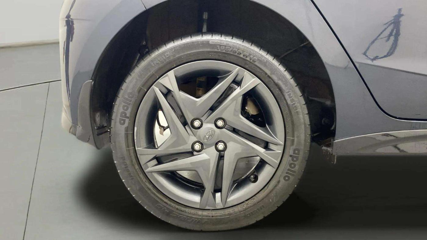 2023 Hyundai NEW I20 SPORTZ 1.2 MT, Petrol, Manual, 31,246 km, Right Rear Wheel