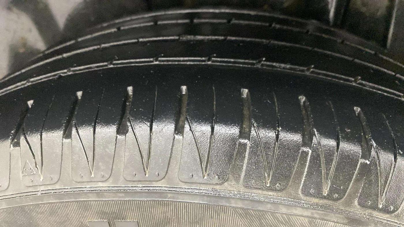 2021 Maruti Vitara Brezza ZXI AT SHVS, Petrol, Automatic, 30,521 km, Left Rear Tyre Tread