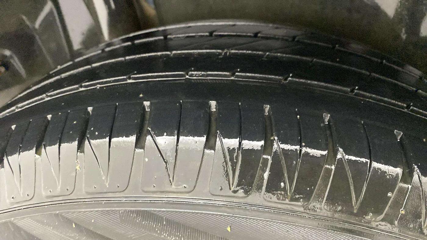 2021 Maruti Vitara Brezza ZXI AT SHVS, Petrol, Automatic, 30,521 km, Right Rear Tyre Tread