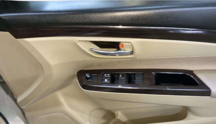 2018 Maruti Ciaz DELTA DIESEL 1.3, Diesel, Manual, 53,138 km, Driver Side Door Panels Control