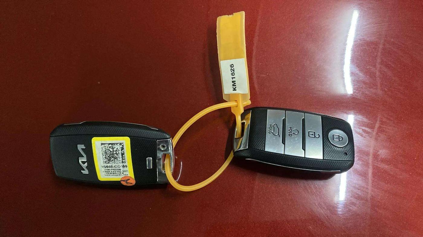 2022 KIA SONET HTX 1.0 IMT, Petrol, Manual, 17,623 km, Key Close Up