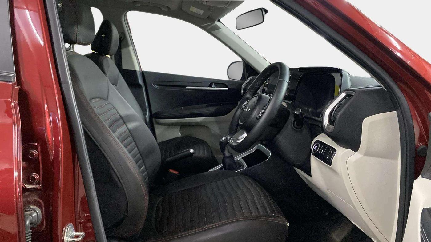 2022 KIA SONET HTX 1.0 IMT, Petrol, Manual, 17,623 km, Right Side Front Door Cabin