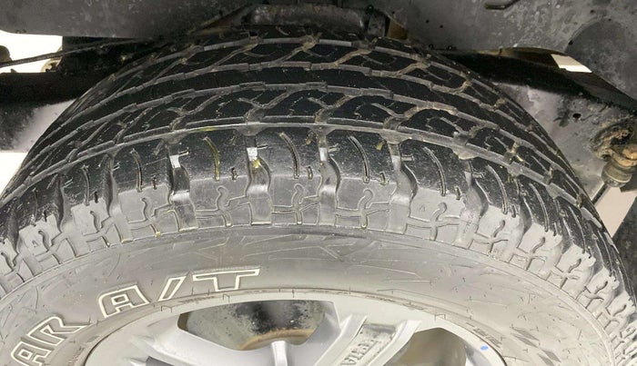 2021 Mahindra Thar LX  P 4WD AT CONVERTIBLE, Petrol, Automatic, 32,625 km, Left Rear Tyre Tread