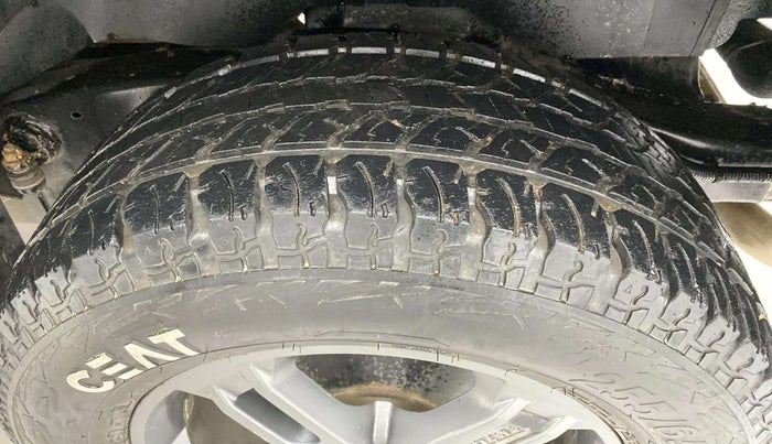 2021 Mahindra Thar LX  P 4WD AT CONVERTIBLE, Petrol, Automatic, 32,625 km, Right Rear Tyre Tread