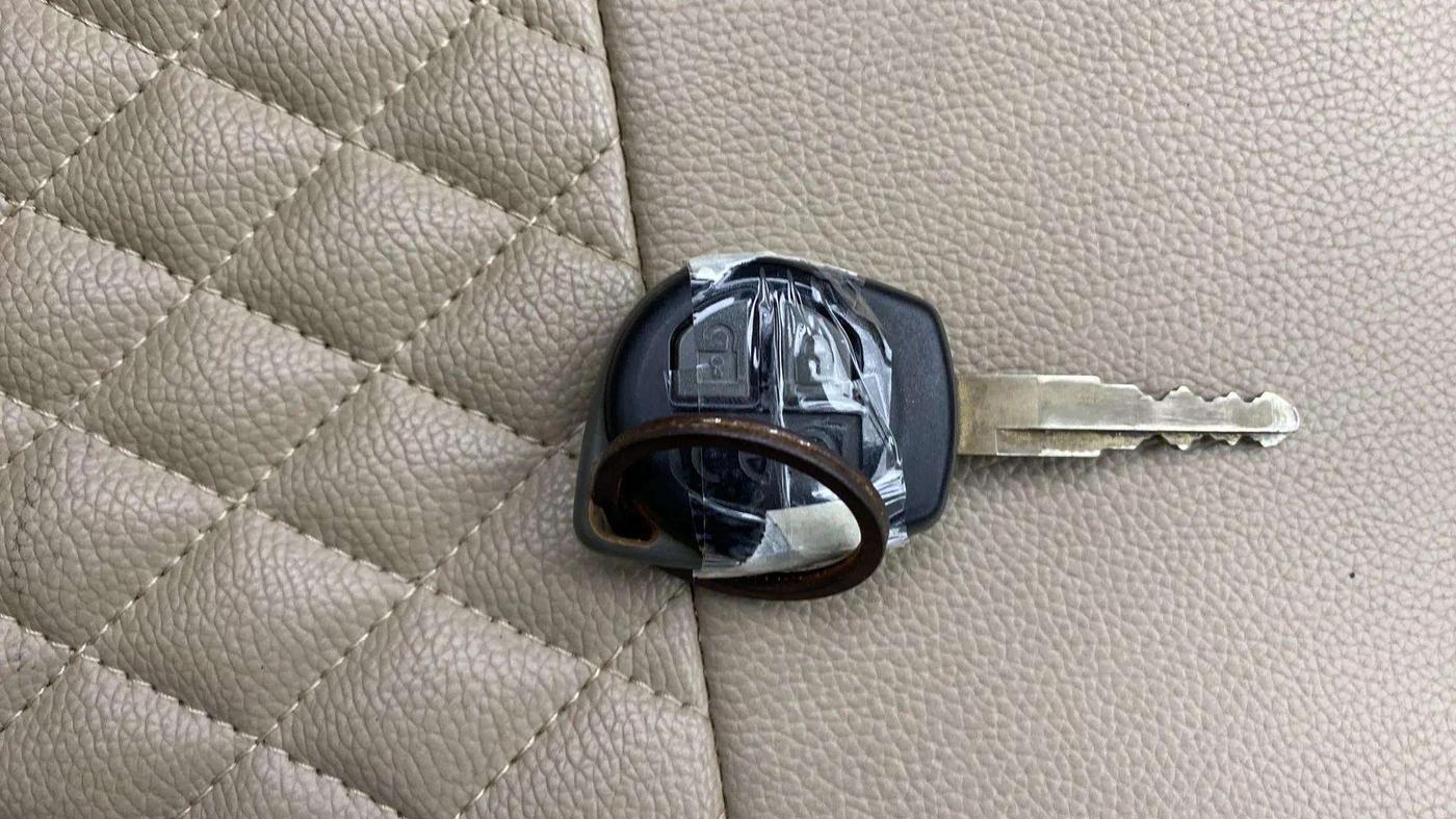 2018 Maruti Dzire VDI, Diesel, Manual, 11,665 km, Key Close Up