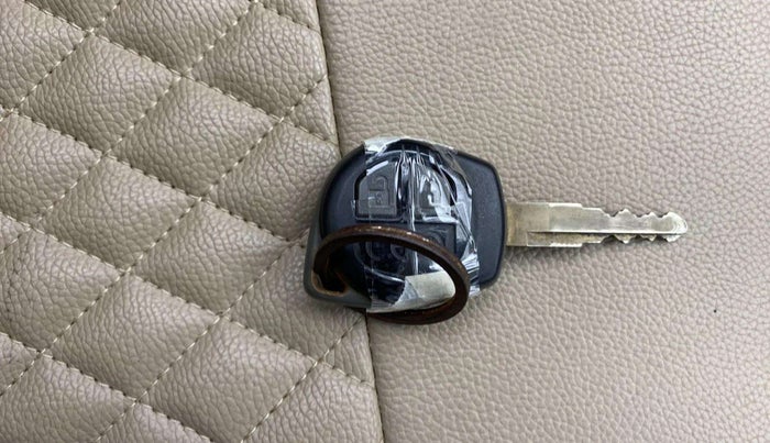 2018 Maruti Dzire VDI, Diesel, Manual, 11,665 km, Key Close Up