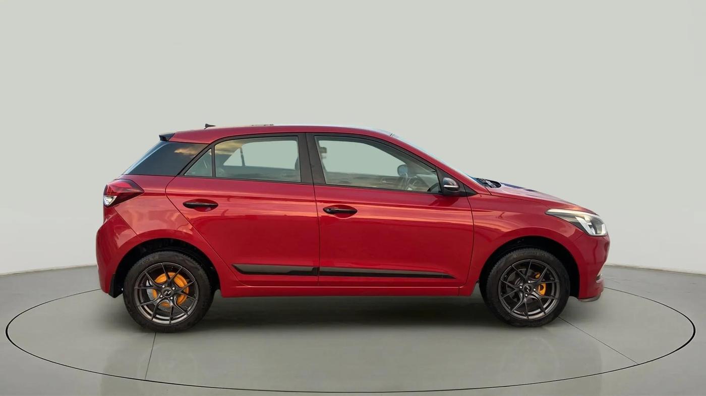 2015 Hyundai Elite i20 ASTA 1.4 CRDI (O), Diesel, Manual, 93,361 km, Right Side View