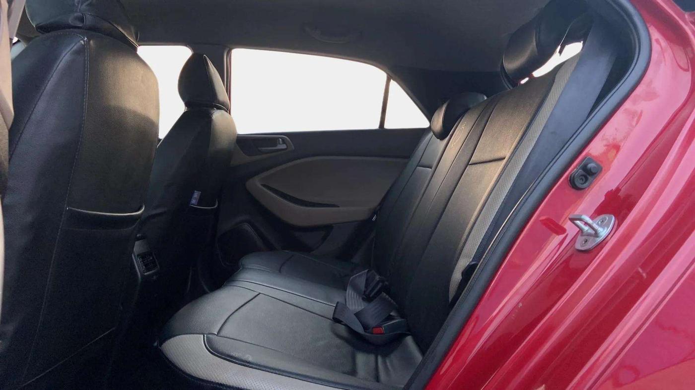 2015 Hyundai Elite i20 ASTA 1.4 CRDI (O), Diesel, Manual, 93,361 km, Right Side Rear Door Cabin
