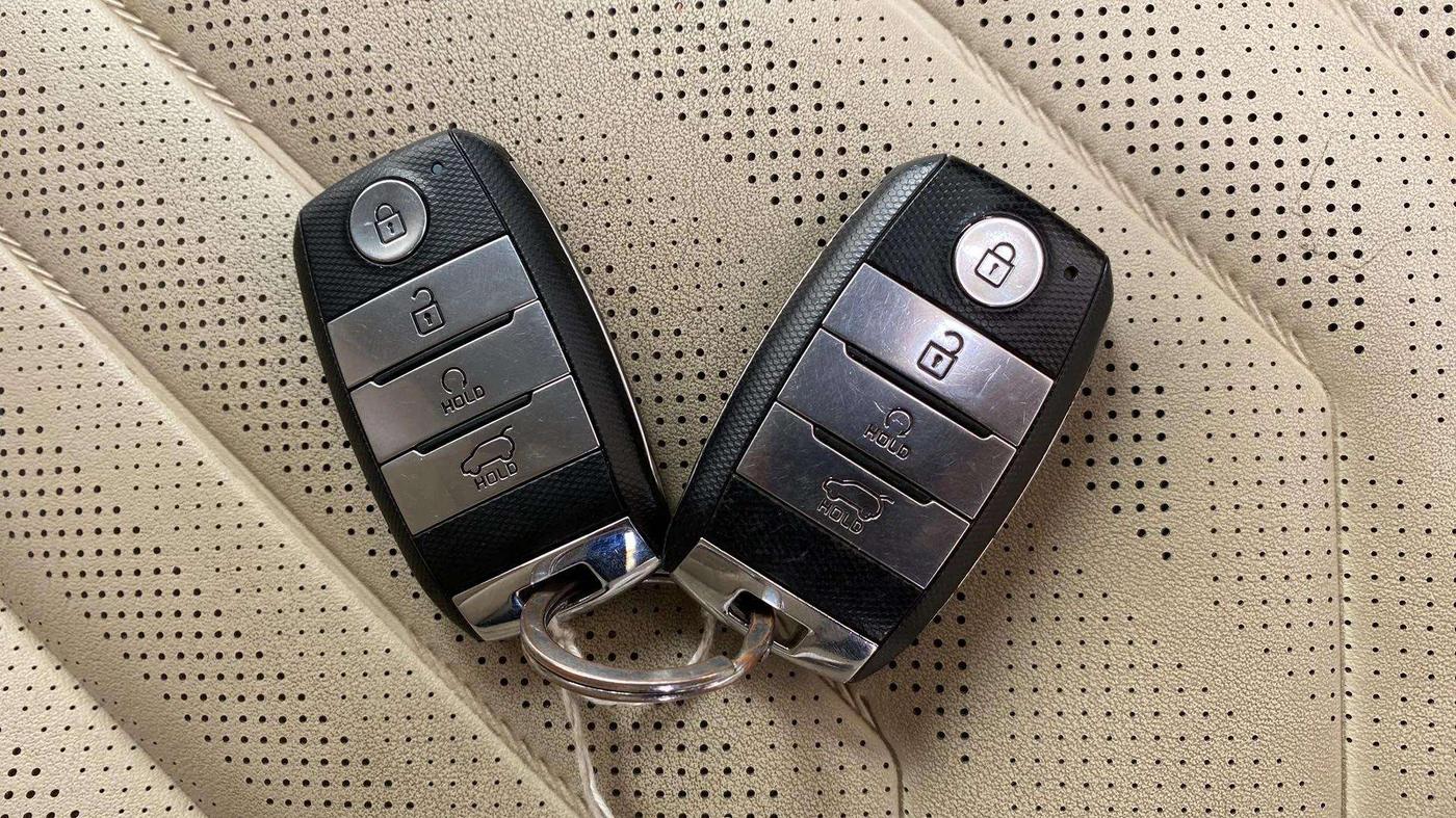 2022 KIA CARENS LUXURY 1.5 DIESEL 7 STR, Diesel, Manual, 40,966 km, Key Close Up