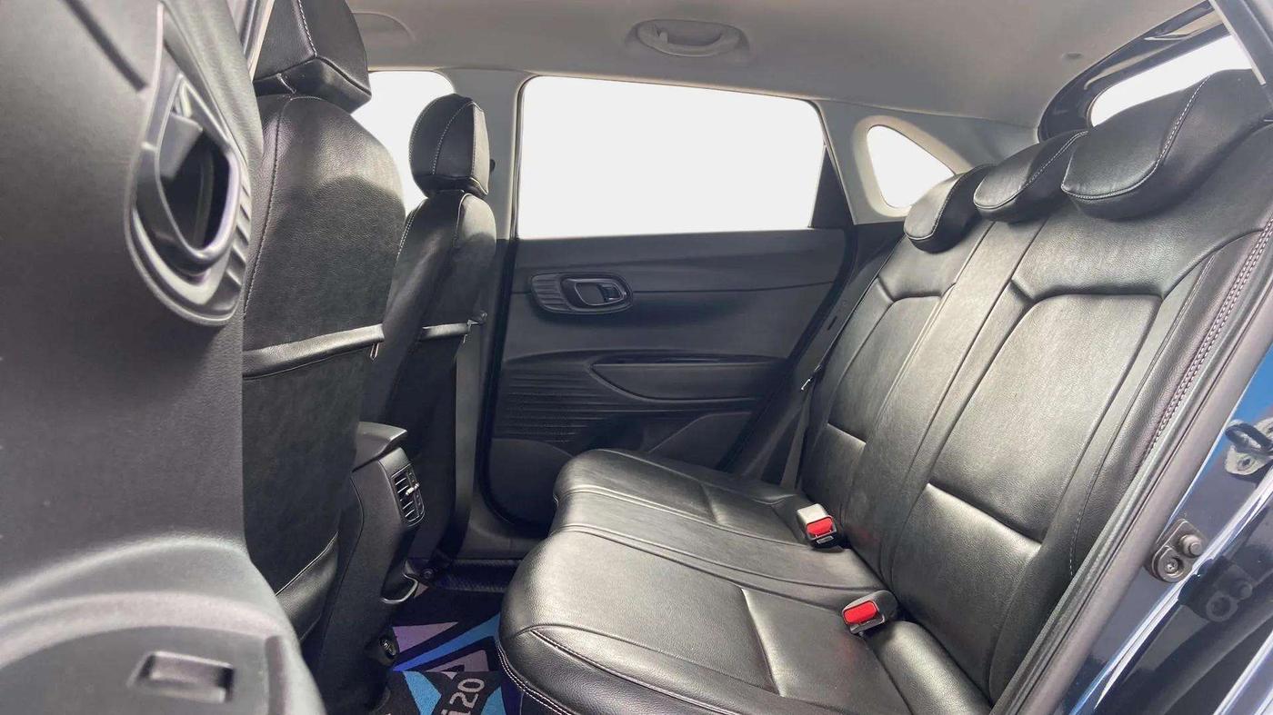 2023 Hyundai NEW I20 SPORTZ 1.2 MT, Petrol, Manual, 11,916 km, Right Side Rear Door Cabin