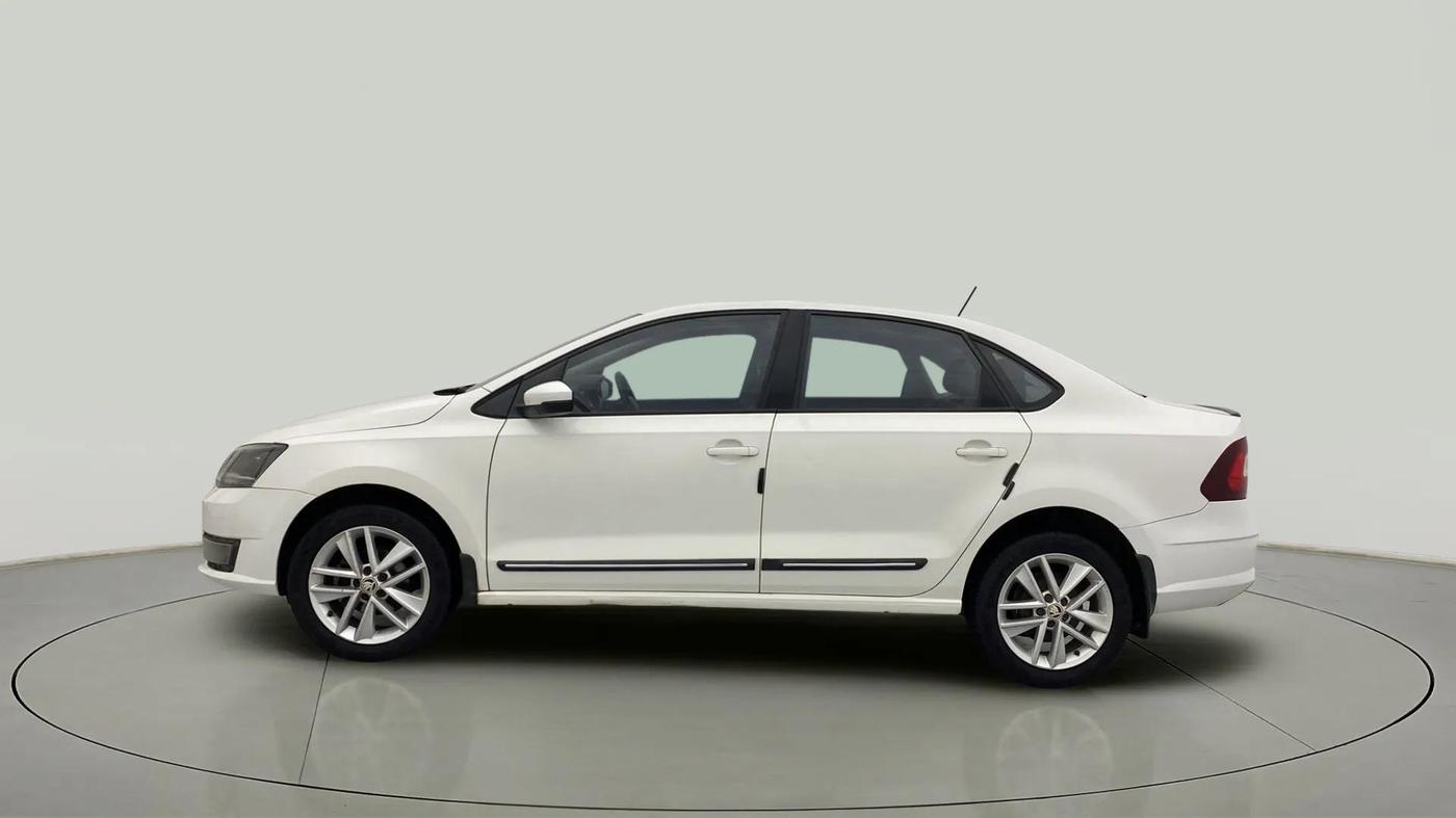 2018 Skoda Rapid STYLE 1.6 MPI, Petrol, Manual, 75,846 km, Left Side