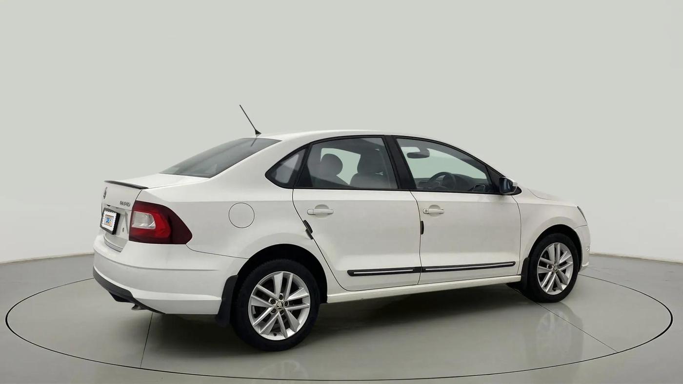 2018 Skoda Rapid STYLE 1.6 MPI, Petrol, Manual, 75,846 km, Right Back Diagonal