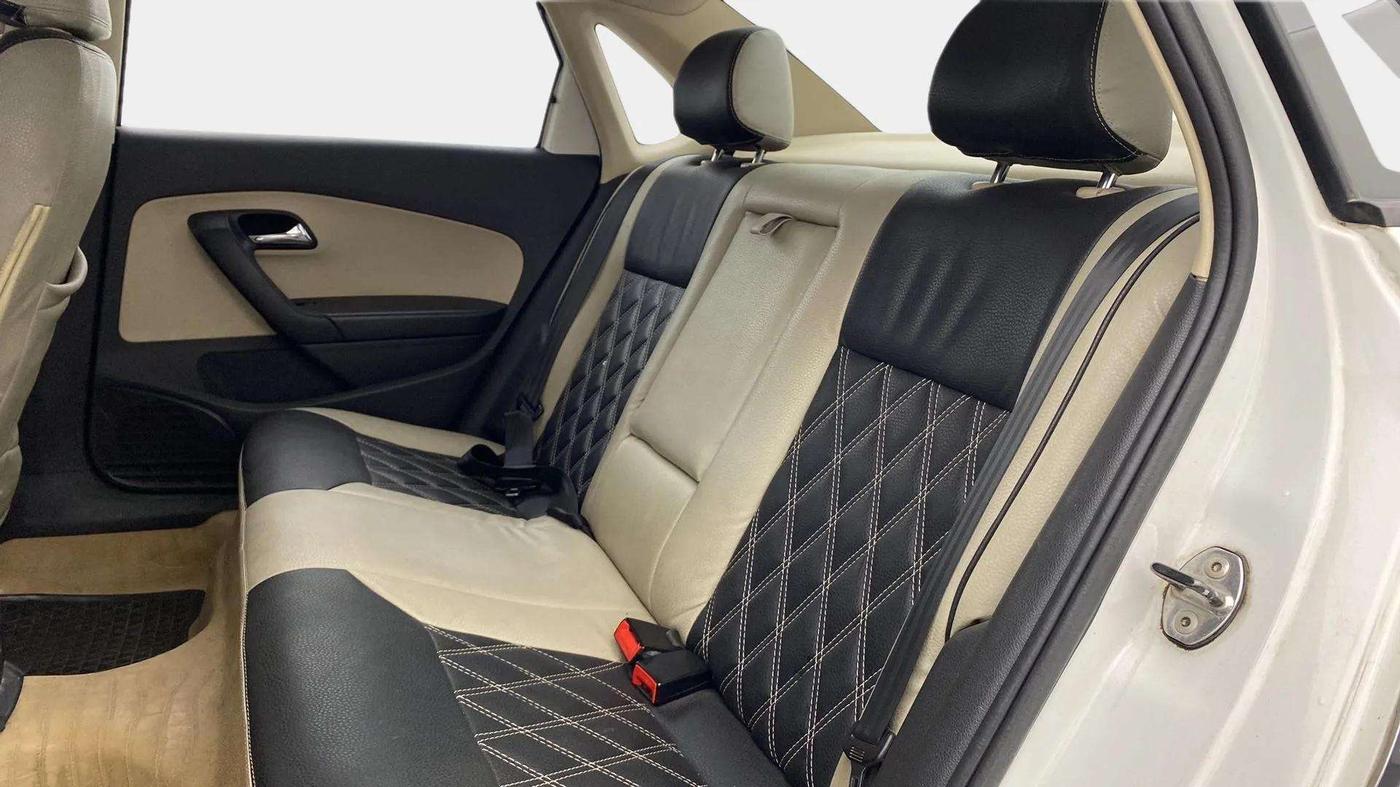 2018 Skoda Rapid STYLE 1.6 MPI, Petrol, Manual, 75,846 km, Right Side Rear Door Cabin