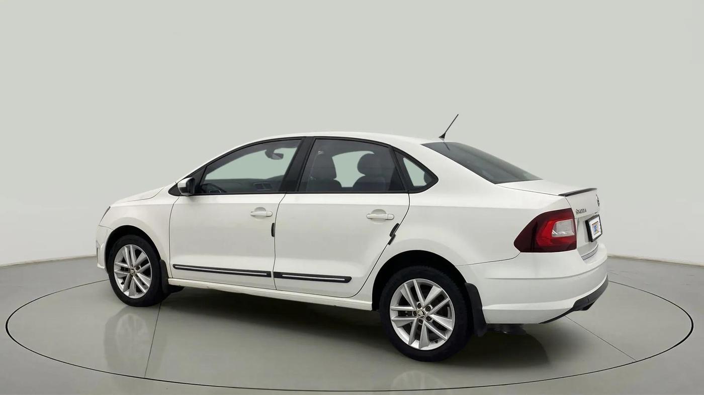 2018 Skoda Rapid STYLE 1.6 MPI, Petrol, Manual, 75,846 km, Left Back Diagonal