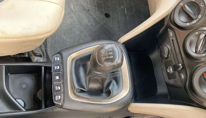 2021 Hyundai NEW SANTRO SPORTZ MT, Petrol, Manual, 9,143 km, Gear lever - Knob has minor damage