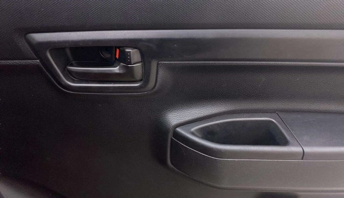 2020 Maruti S PRESSO VXI PLUS AMT, Petrol, Automatic, 52,851 km, Driver Side Door Panels Control